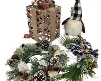 1129 - Assorted Holiday Items