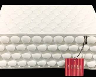 2529 - Three Hands Decorative Storage Box (Description): 12.25 x 7.25 x 5