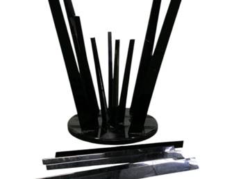 4227 - Wildwood Geode End Table (Description): glass top, some spears need re-attached, 30 x 42