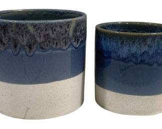 2516 - 2 Three Hands Planters - 6 x 6.5, 5 x 5