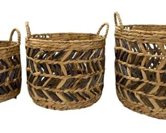 8532 - 3 Three Hands Water Hyacinth Basket (Description): 15 x 15 x 11.5