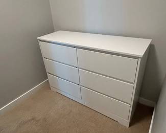 Lot #45 Lot of 4 Compact White 6-Drawer Dressers, Hotel, Airbnb and Apartment Bedroom FF&E