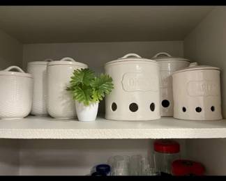 Ceramic kitchenware