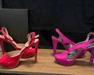 Shoes ranging from sizes 7-10