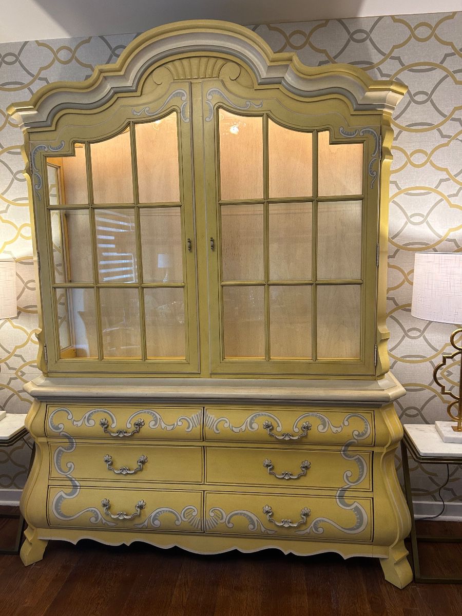 Stunning yellow china cabinet!