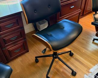 Eames Desk Chair