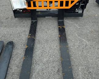 2026 LandHonor HPF-11-3000G Heavy Duty Hydraulic Forks And Frame, Unused
