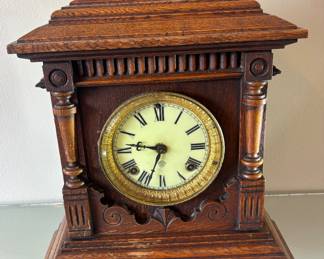 Old Clock from 1914 - Has Keys 
