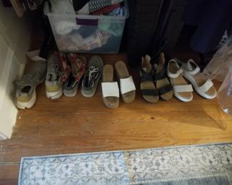 Womens shoes size 8