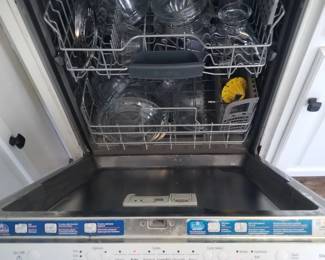 BOSCH dishwasher has stainless steel interior