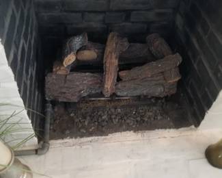 Gas fireplace insert
