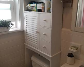 Bath storage tower
