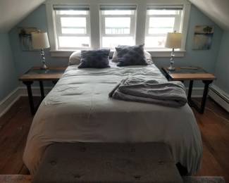 Queen bed; end tables; table lamps