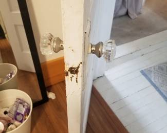 Crystal & plexi door knobs