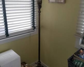 Floor lamp