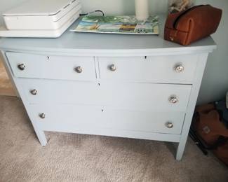 4-drawer dresser