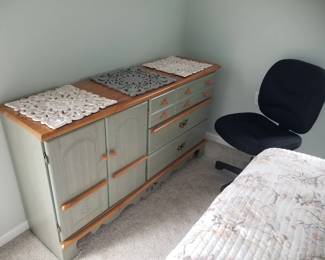 Sideboard/dresser