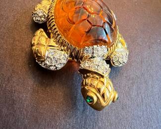 Turtle Style Brooch
