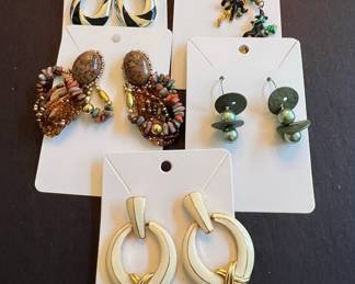 Assorted Vintage Fashion Earrings Style
