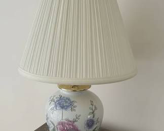 Chinoiserie Style Floral Ceramic Table Lamp