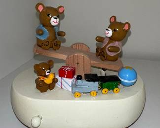 Schmid 1981 Teddy Bear Music Box