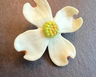 Dogwood Flower Porcelain Brooch Style