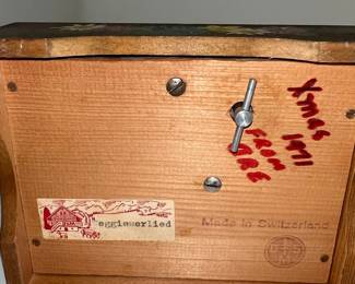 Swiss Chalet Style Music Box 'Weggisserlied'