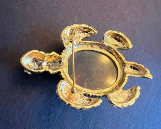 Turtle Style Brooch