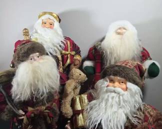 4 Traditional Santa Claus Christmas Figures with Faux Fur Holiday Accessories