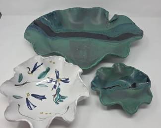 01 Three Organic Wavy Shaped Bowls From Acclaimed Mangum Pottery Stamped