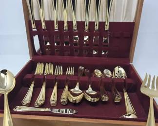 Towle Japan Abbey Shell GoldTone Flatware 8 Place Settings with Serving Pieces Storage Chest