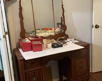 Art Deco / Neuveau Chest of Drawers, Dressing Table and Bed