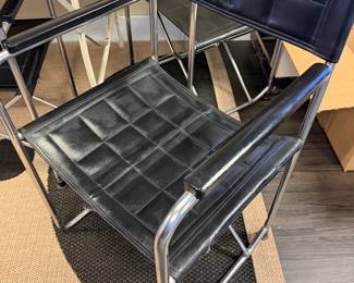 Set of 5 folding chairs
