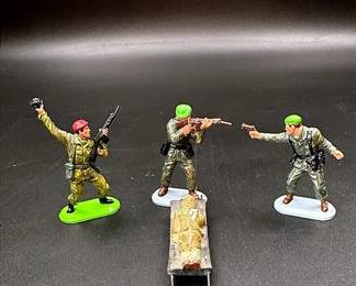 Vintage Toy Soldiers
