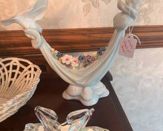 lladro "Petals of Peace" Doves Figurine