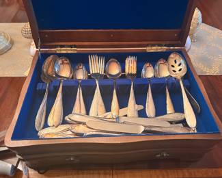 Vintage Oneida Silverplated Flatware Set