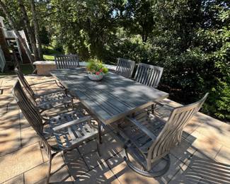 High-quality patio furniture set by Woodard