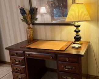 DESK