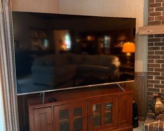 82” SMART TV, TV CONSOLE