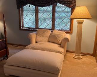 SETTEE & OTTOMAN