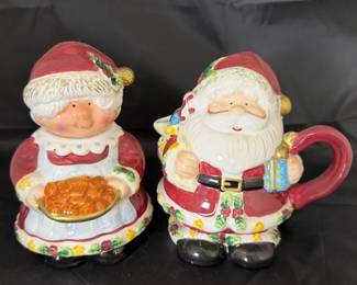 Santa and Mrs Claus Creamer Set ($18)
