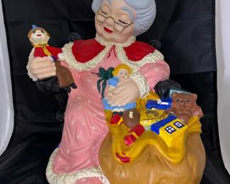 Atlantic Mold Grandma with Toys ($20)