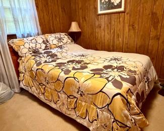 Vintage Cedar 5 Piece Bedroom Set