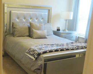 New Classic Furniture "Valentino" queen bed