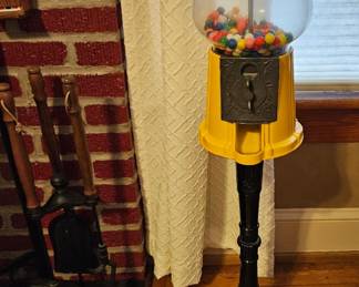 Gumball machine