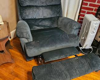 2 recliners