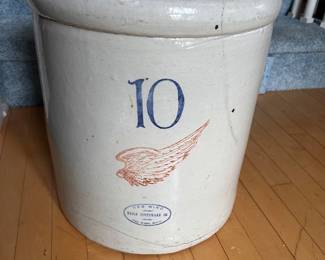 10 gallon Red Wing crock. NOTE: notice the crack on th bottom.