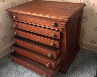 An EXCELLENT codition 6 drawer 'ARTS & CRAFT'collectors chest!!! NOTE: Does not have the JP Coats on the back