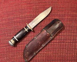 fixed blade hunting knife w/ sheath.