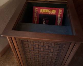MCM Magnavox Converted AM/FM Radio/Turntable to Solid Wood End/Table Cabinet